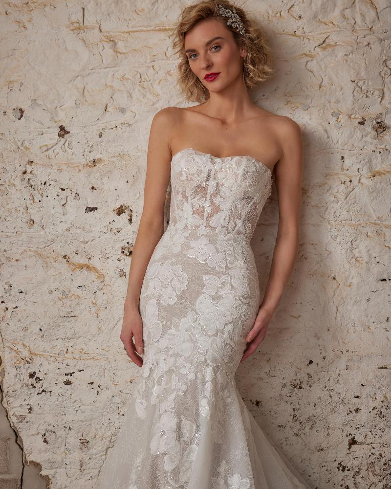 123233 sexy wedding dress with lace and strapless dip neckline4